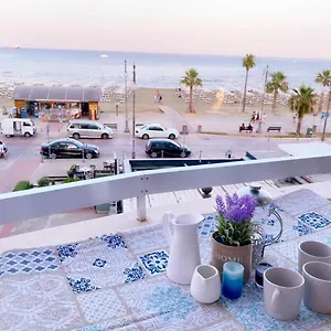 Front Apartment Larnaca